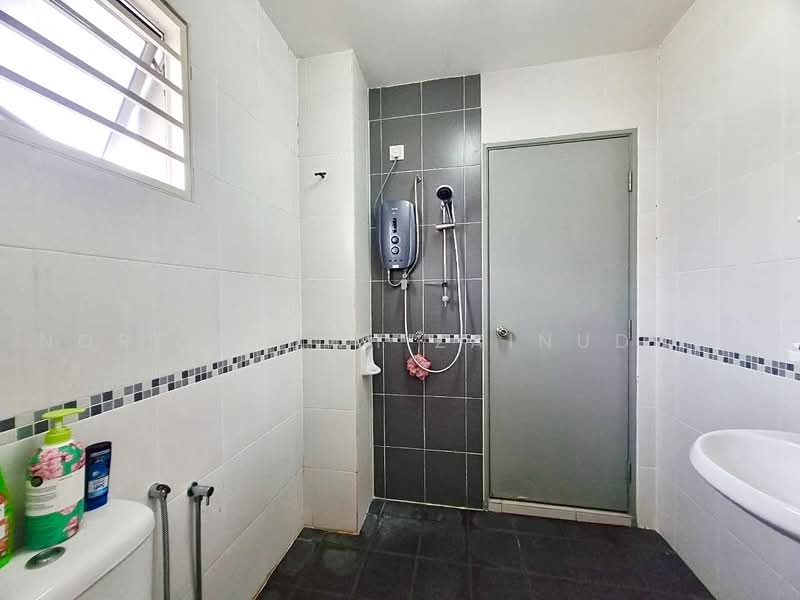 Terraced House for Sale in Aman Putri (Sungai Buloh) - NORFADILAH ZAINUDDIN - Bathroom - PropertyGuru.com.my