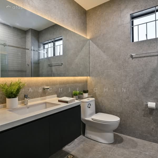 Semi-Detached House for Sale in Bandar Putra Permai (Seri Kembangan) - Archie Chin - Bathroom - PropertyGuru.com.my