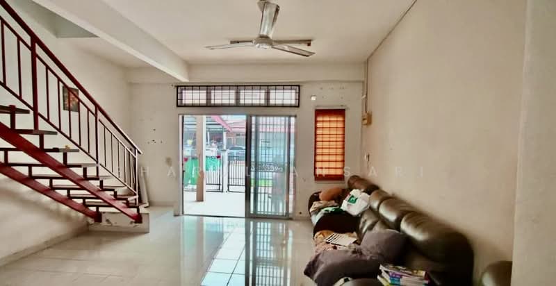 Rumah Teres 2-Tingkat untuk Dijual di Bandar Springhill (Port Dickson) - Sharul Ansari - Living Room - PropertyGuru.com.my