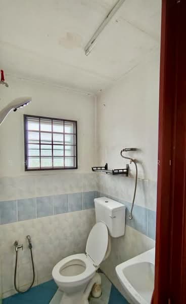 Rumah Teres 2-Tingkat untuk Dijual di Bandar Springhill (Port Dickson) - Sharul Ansari - Bathroom - PropertyGuru.com.my