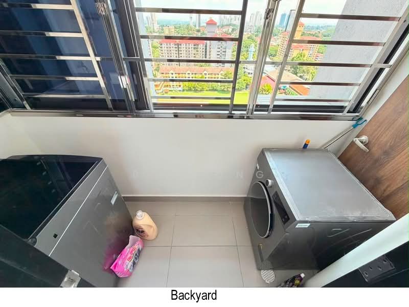 Kediaman Servis untuk Dijual di Veranda Residence - Bill Ong - Balcony - PropertyGuru.com.my