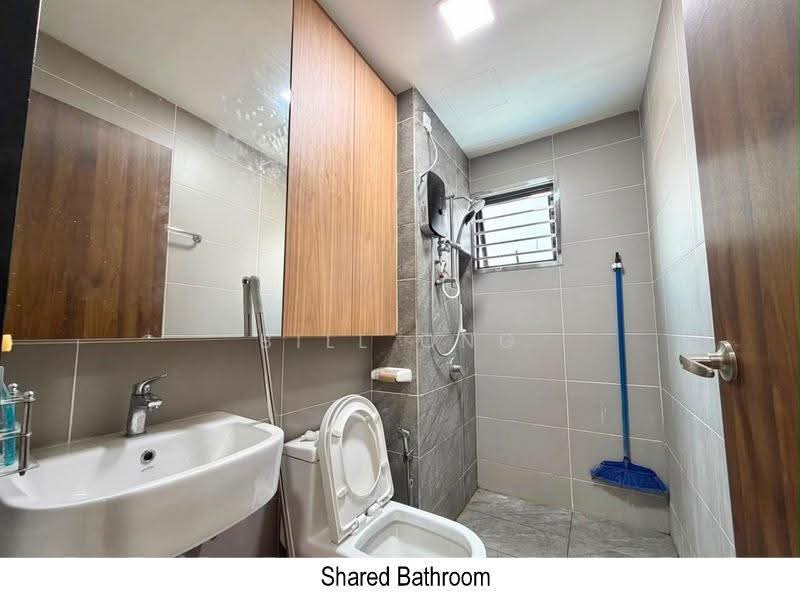 Kediaman Servis untuk Dijual di Veranda Residence - Bill Ong - Bathroom - PropertyGuru.com.my