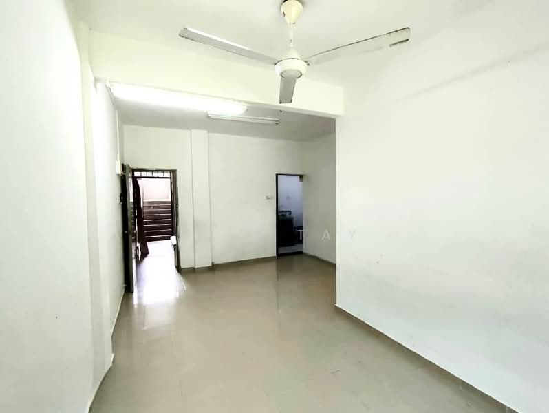 Flat for Sale at Flat Taman Ungku Tun Aminah - Joey Tay - Interior - PropertyGuru.com.my