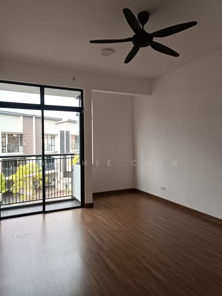 Rumah Teres 3-Tingkat untuk Dijual di Seri Kembangan (Selangor) - Archie Chin - Balcony - PropertyGuru.com.my
