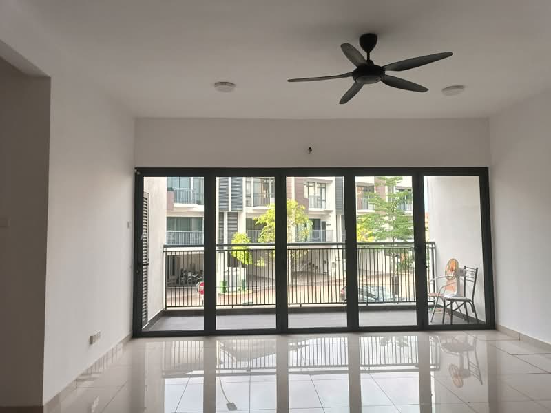 Rumah Teres 3-Tingkat untuk Dijual di Seri Kembangan (Selangor) - Archie Chin - Balcony - PropertyGuru.com.my