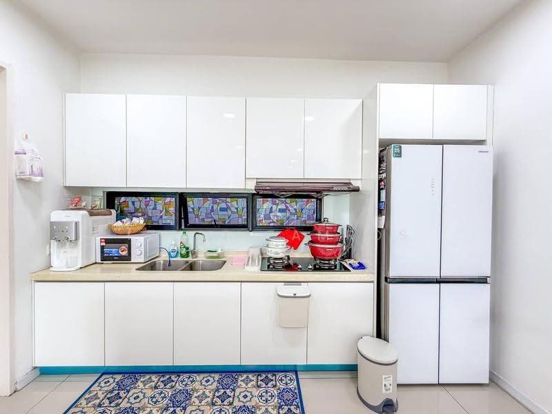 Kondominium untuk Dijual di Paragon 3 - Izzat Zamros - Kitchen - PropertyGuru.com.my
