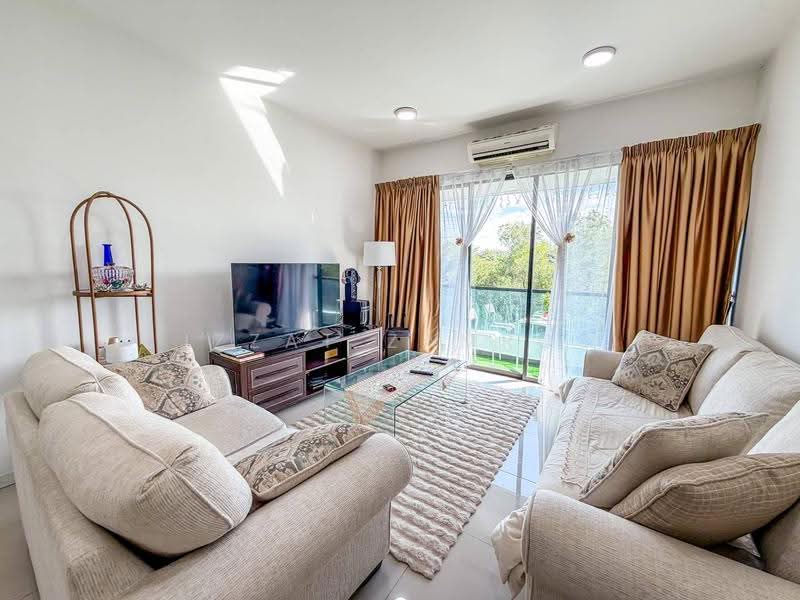 Kondominium untuk Dijual di Paragon 3 - Izzat Zamros - Living Room - PropertyGuru.com.my