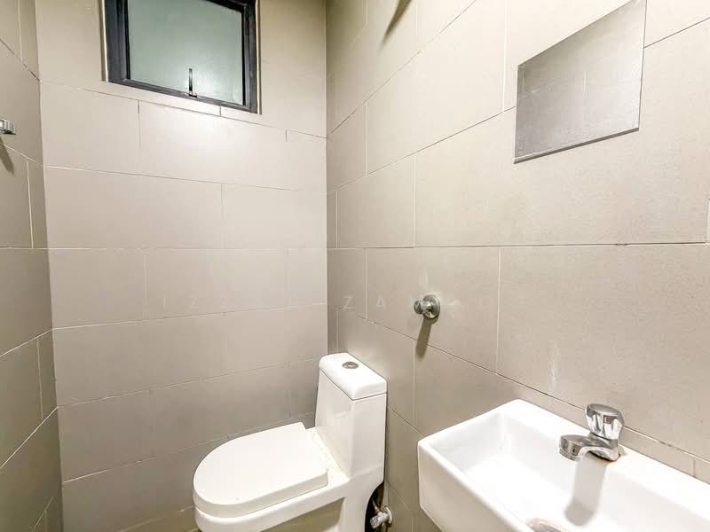 Kondominium untuk Dijual di Paragon 3 - Izzat Zamros - Bathroom - PropertyGuru.com.my