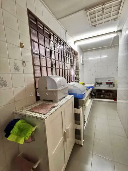 Rumah Teres 2-Tingkat untuk Disewa di Sea Park (Petaling Jaya) - Alan Chia - Kitchen - PropertyGuru.com.my