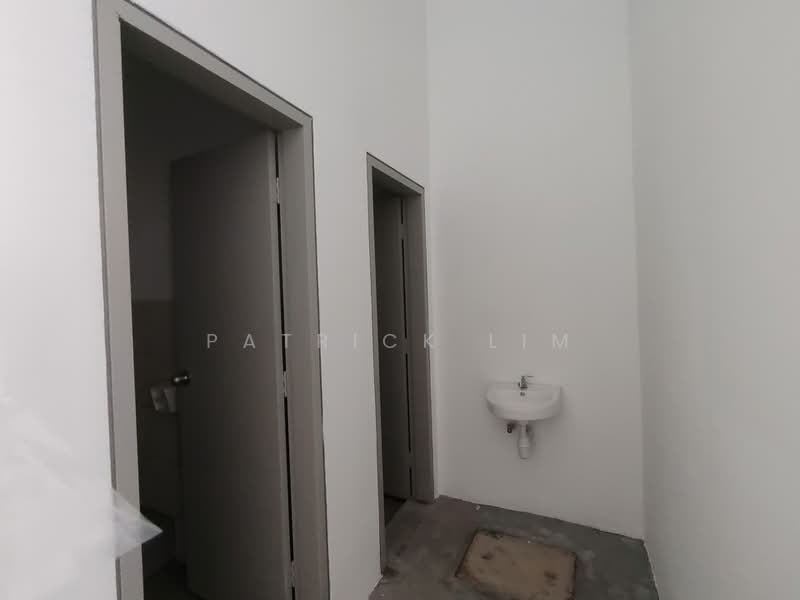 Kedai untuk Disewa di Kawasan Perindustrian Ayer Keroh (Ayer Keroh) - Patrick Lim - Bathroom - PropertyGuru.com.my