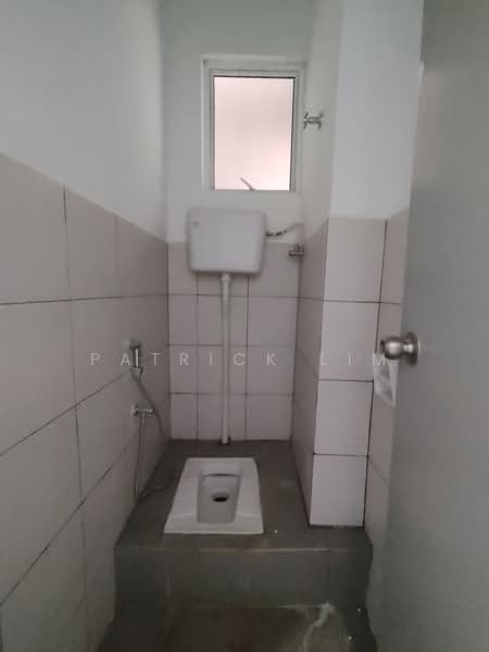 Kedai untuk Disewa di Kawasan Perindustrian Ayer Keroh (Ayer Keroh) - Patrick Lim - Bathroom - PropertyGuru.com.my