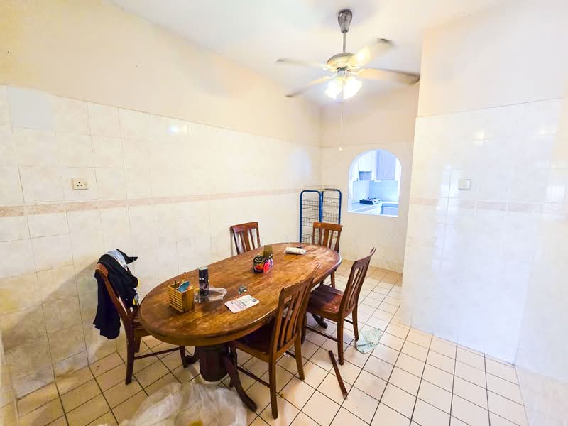 2-storey Terraced House for Sale in Seksyen 13 (Shah Alam) - Isfarizal fazz - Dining Room - PropertyGuru.com.my
