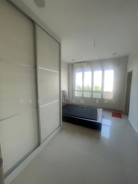 Kondominium untuk Disewa di Surin Condominium - Gan Chun Kai - Bedroom - PropertyGuru.com.my