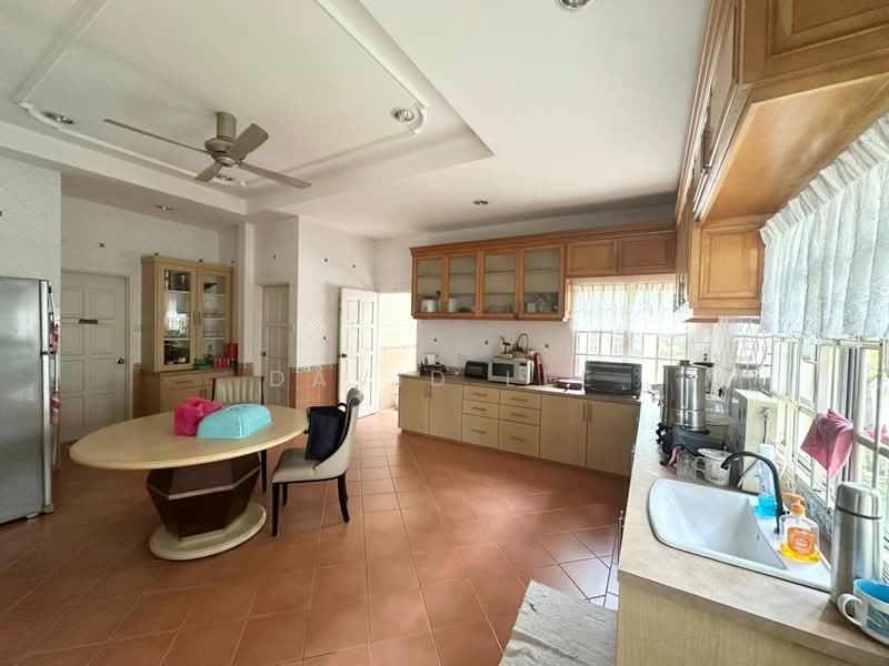 Bungalow House for Sale in Bandar Country Homes (Rawang) - David Lee - Kitchen - PropertyGuru.com.my
