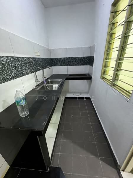 Apartment for Rent at Pangsapuri Akasia (Bandar Botanic) - John Tee - Kitchen - PropertyGuru.com.my