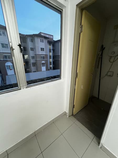 Apartment for Rent at Pangsapuri Akasia (Bandar Botanic) - John Tee - Balcony - PropertyGuru.com.my