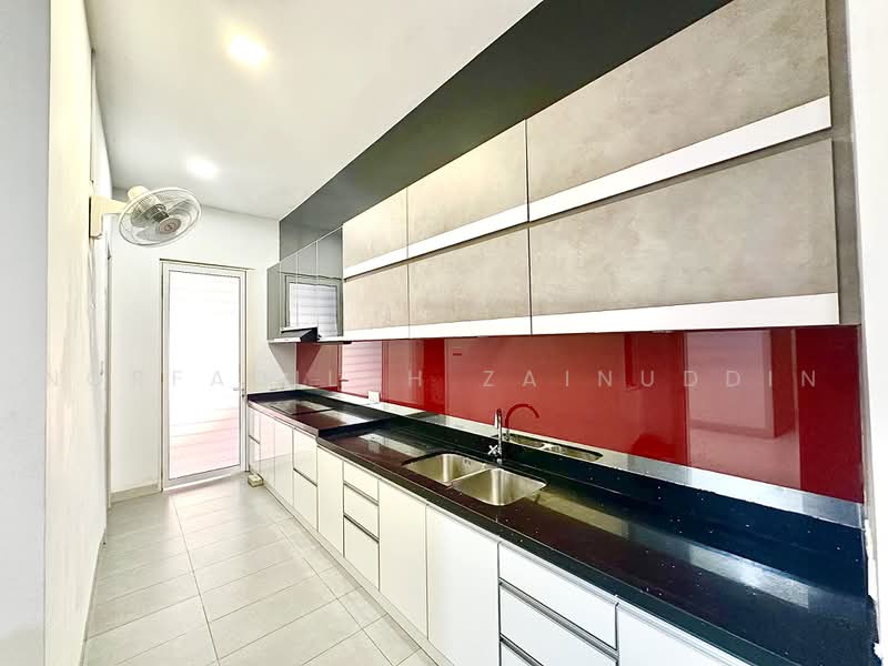 Bungalow House for Sale in Sunway Damansara (Kota Damansara) - NORFADILAH ZAINUDDIN - Kitchen - PropertyGuru.com.my
