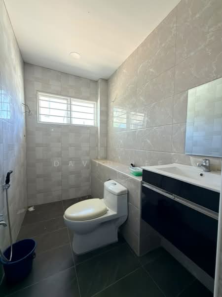 2-storey Terraced House for Sale in Rawang Perdana 2 (Rawang) - David Lee - Bathroom - PropertyGuru.com.my
