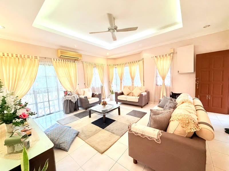 Semi-Detached House for Sale in Taman Bukit Mewah (Kajang) - NORFADILAH ZAINUDDIN - Living Room - PropertyGuru.com.my
