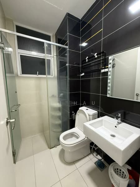 Kediaman Servis untuk Disewa di Skypod Residence - Chi Hau - Bathroom - PropertyGuru.com.my