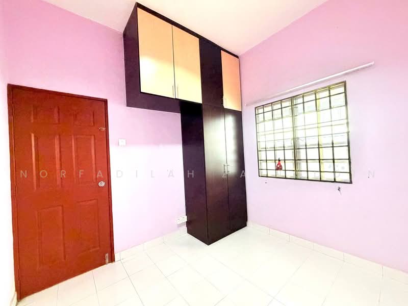 Rumah Berkembar untuk Dijual di Bukit Bandaraya (Shah Alam) - NORFADILAH ZAINUDDIN - Bedroom - PropertyGuru.com.my