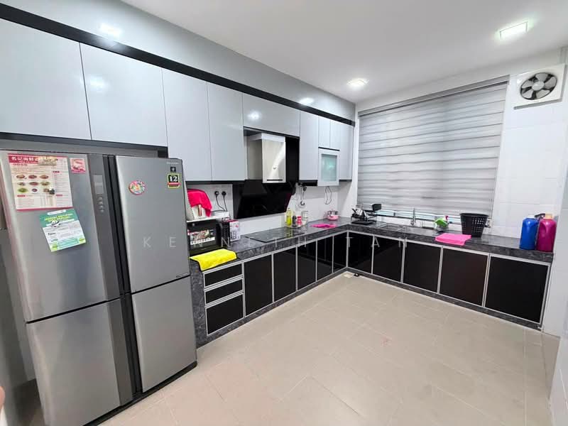 Rumah Teres untuk Dijual di Taman Mutiara (Ulu Tiram) - Kenneth Tan - Kitchen - PropertyGuru.com.my