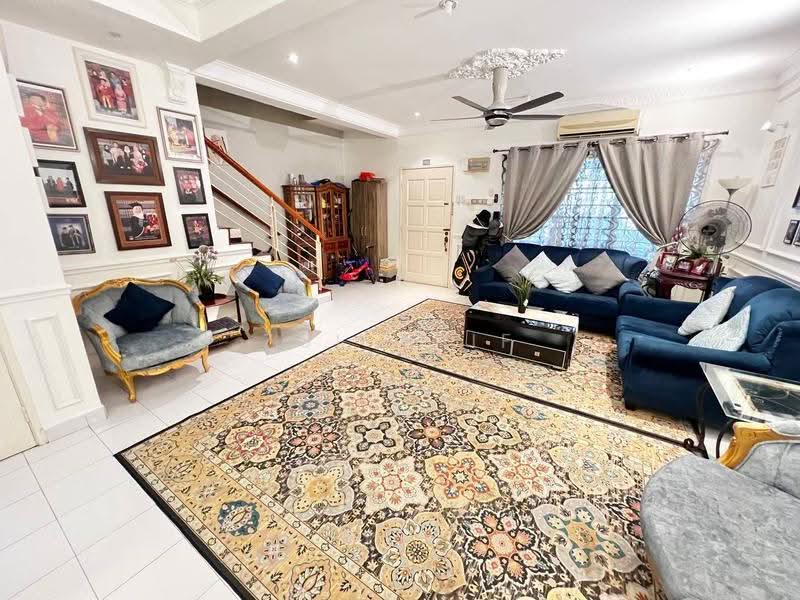 2-storey Terraced House for Sale in Kota Kemuning (Shah Alam) - Zul Arif - Living Room - PropertyGuru.com.my
