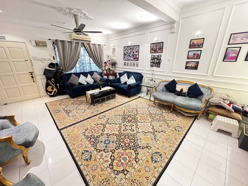 2-storey Terraced House for Sale in Kota Kemuning (Shah Alam) - Zul Arif - Living Room - PropertyGuru.com.my