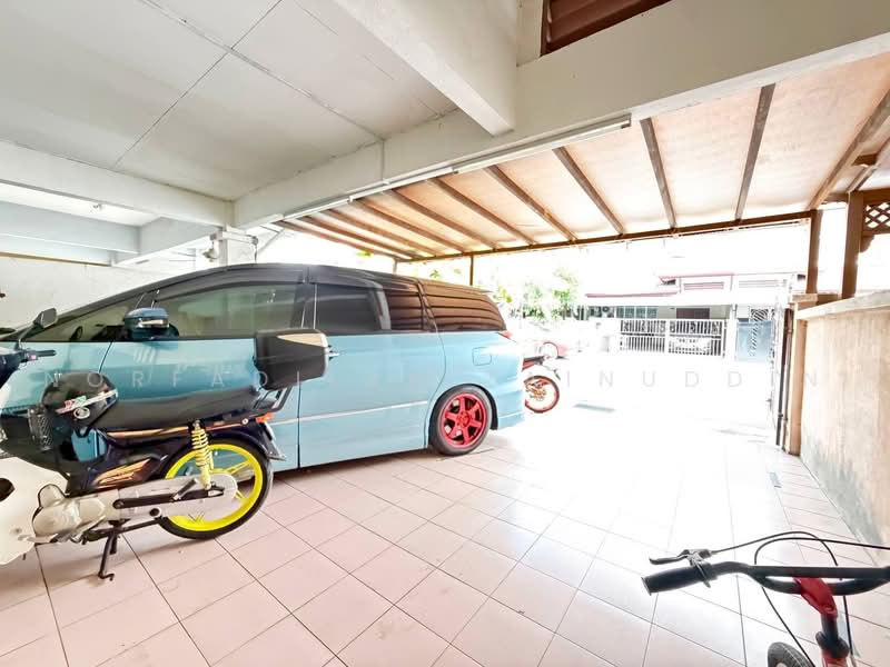 2-storey Terraced House for Sale in Seksyen 33 (Shah Alam) - NORFADILAH ZAINUDDIN - Car Park - PropertyGuru.com.my