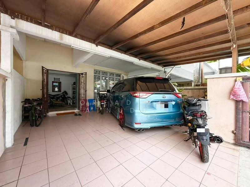 2-storey Terraced House for Sale in Seksyen 33 (Shah Alam) - NORFADILAH ZAINUDDIN - Exterior - PropertyGuru.com.my