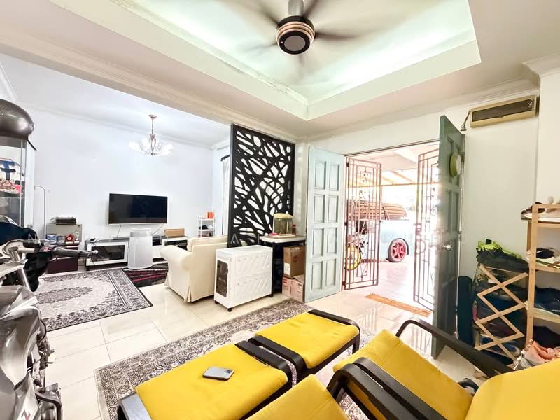 2-storey Terraced House for Sale in Seksyen 33 (Shah Alam) - NORFADILAH ZAINUDDIN - Living Room - PropertyGuru.com.my