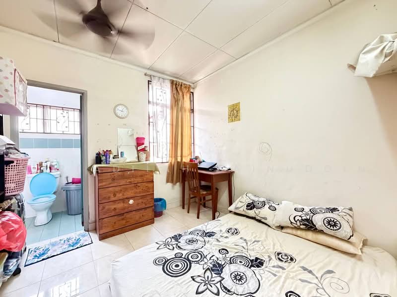 2-storey Terraced House for Sale in Seksyen 33 (Shah Alam) - NORFADILAH ZAINUDDIN - Bedroom - PropertyGuru.com.my