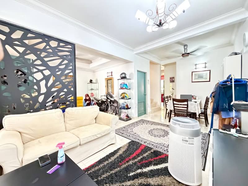 2-storey Terraced House for Sale in Seksyen 33 (Shah Alam) - NORFADILAH ZAINUDDIN - Living Room - PropertyGuru.com.my