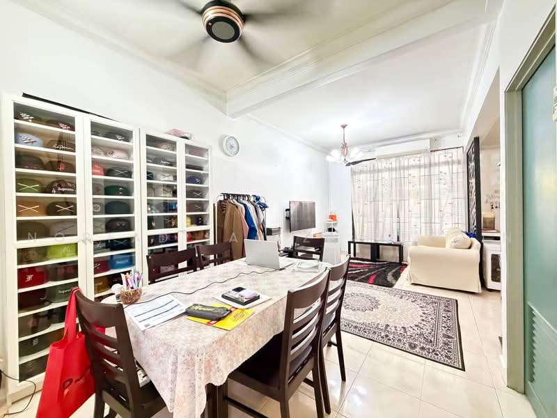 2-storey Terraced House for Sale in Seksyen 33 (Shah Alam) - NORFADILAH ZAINUDDIN - Living Room - PropertyGuru.com.my