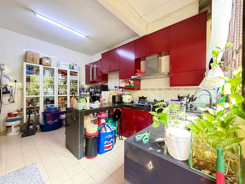 2-storey Terraced House for Sale in Seksyen 33 (Shah Alam) - NORFADILAH ZAINUDDIN - Kitchen - PropertyGuru.com.my