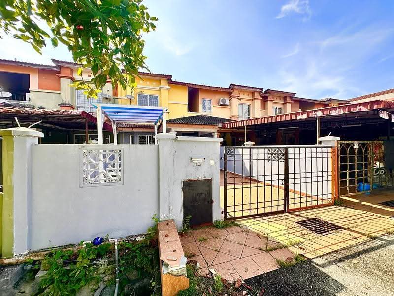 2-storey Terraced House for Sale in Sungai Buloh (Selangor) - NORFADILAH ZAINUDDIN - Exterior - PropertyGuru.com.my