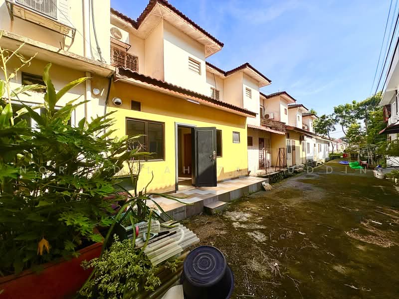 2-storey Terraced House for Sale in Sungai Buloh (Selangor) - NORFADILAH ZAINUDDIN - Exterior - PropertyGuru.com.my