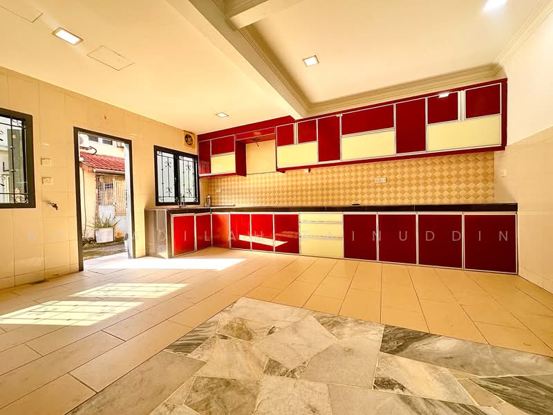 2-storey Terraced House for Sale in Sungai Buloh (Selangor) - NORFADILAH ZAINUDDIN - Kitchen - PropertyGuru.com.my