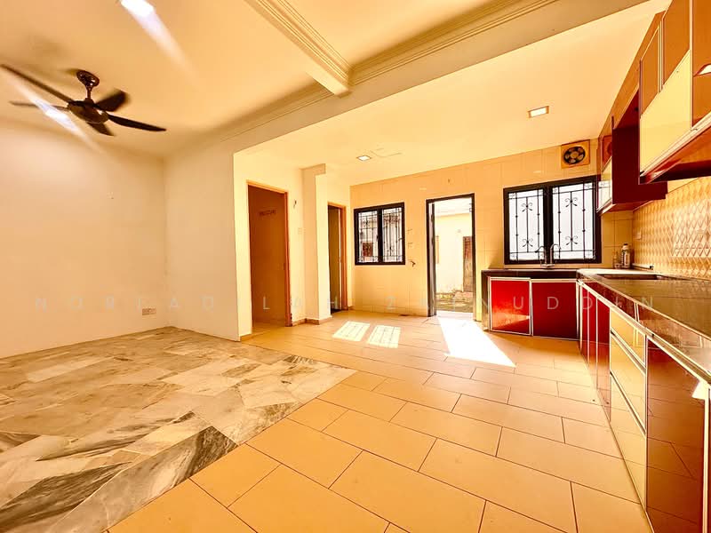 2-storey Terraced House for Sale in Sungai Buloh (Selangor) - NORFADILAH ZAINUDDIN - Kitchen - PropertyGuru.com.my