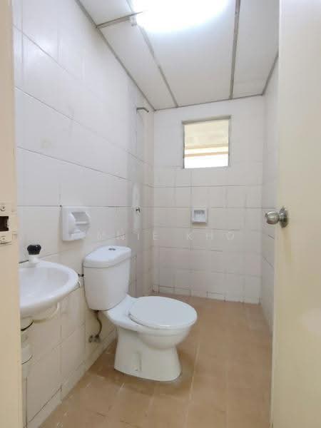 Apartment for Sale at Pangsapuri Akasia - Annie Kho - Bathroom - PropertyGuru.com.my