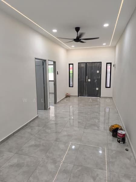 Rumah Teres 1-Tingkat untuk Dijual di Taman Universiti (Skudai) - Wallace Ang - Living Room - PropertyGuru.com.my