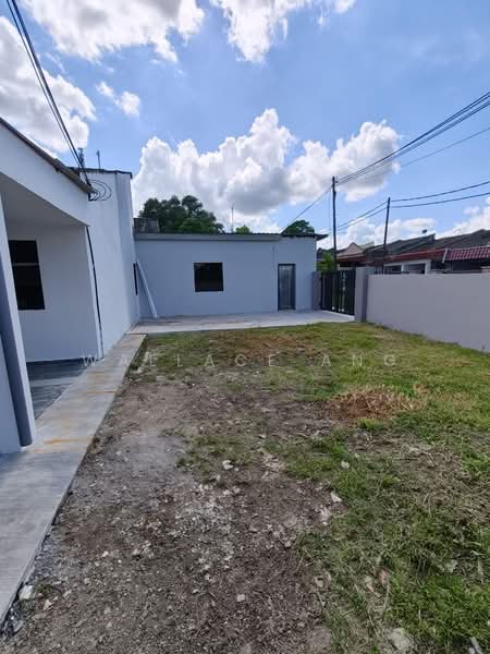 Rumah Teres 1-Tingkat untuk Dijual di Taman Universiti (Skudai) - Wallace Ang - Exterior - PropertyGuru.com.my