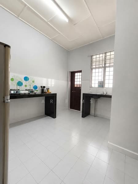 1-storey Terraced House for Sale in Taman Anggerik (Johor Bahru) - Arif MS - Kitchen - PropertyGuru.com.my