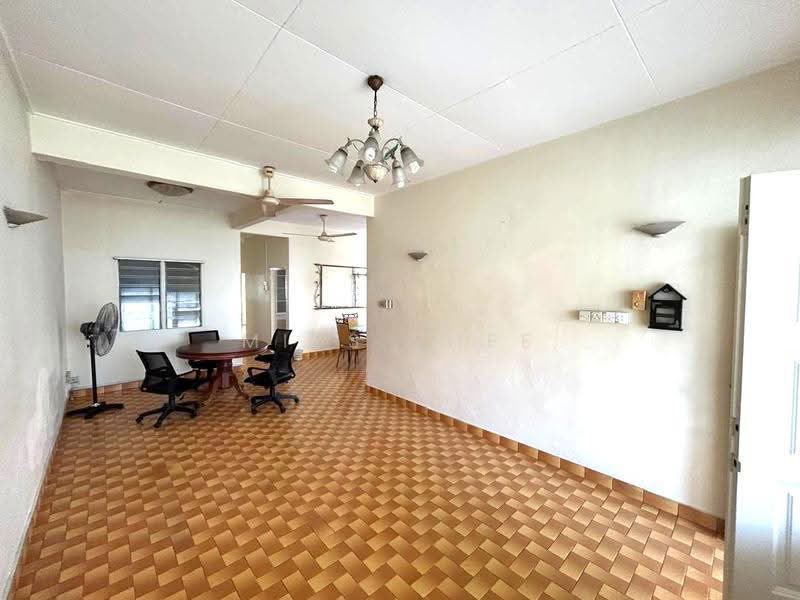Rumah Berkembar untuk Disewa di Johor Bahru (Johor) - Miss Shee - Living Room - PropertyGuru.com.my