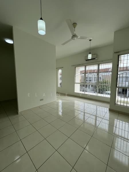 2-storey Terraced House for Sale in Setia Indah 12 (Setia Alam) - Elaine Yap - Living Room - PropertyGuru.com.my