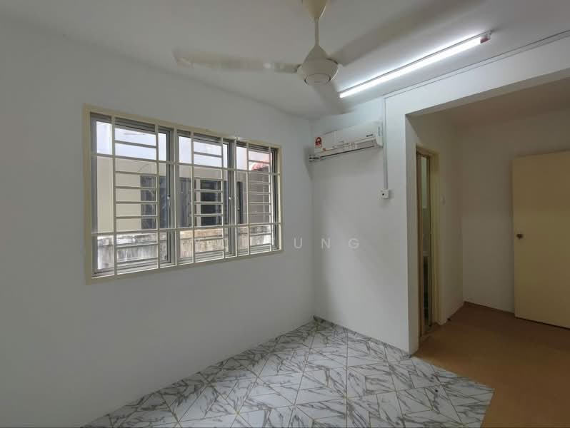 Pangsapuri untuk Disewa di Taman Desa Belantik - YC Fung - Interior - PropertyGuru.com.my