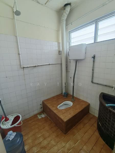 Flat for Sale at Stulang Darat - Ray Tung - Bathroom - PropertyGuru.com.my
