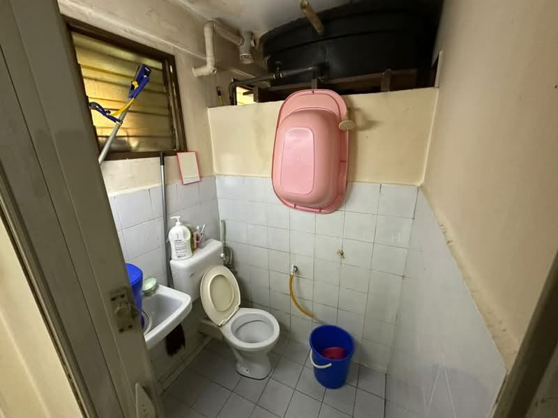 Flat for Sale at Sri Lanang - Pauline Goh - Bathroom - PropertyGuru.com.my