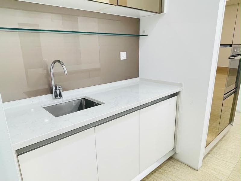 Kondominium untuk Dijual di Gallery @ U-Thant - Mareta Ganiyeva - Kitchen - PropertyGuru.com.my