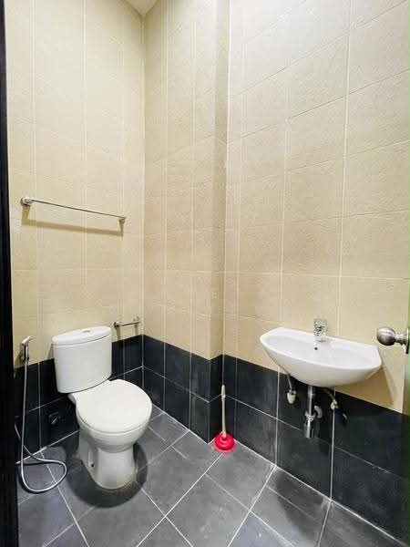 Kondominium untuk Dijual di Gallery @ U-Thant - Mareta Ganiyeva - Bathroom - PropertyGuru.com.my